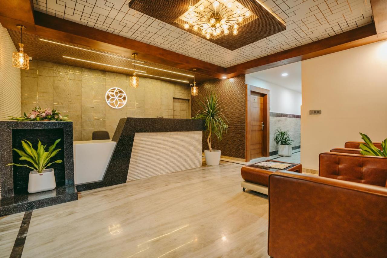 Saavees Residency Hotel Bangalore Exterior foto