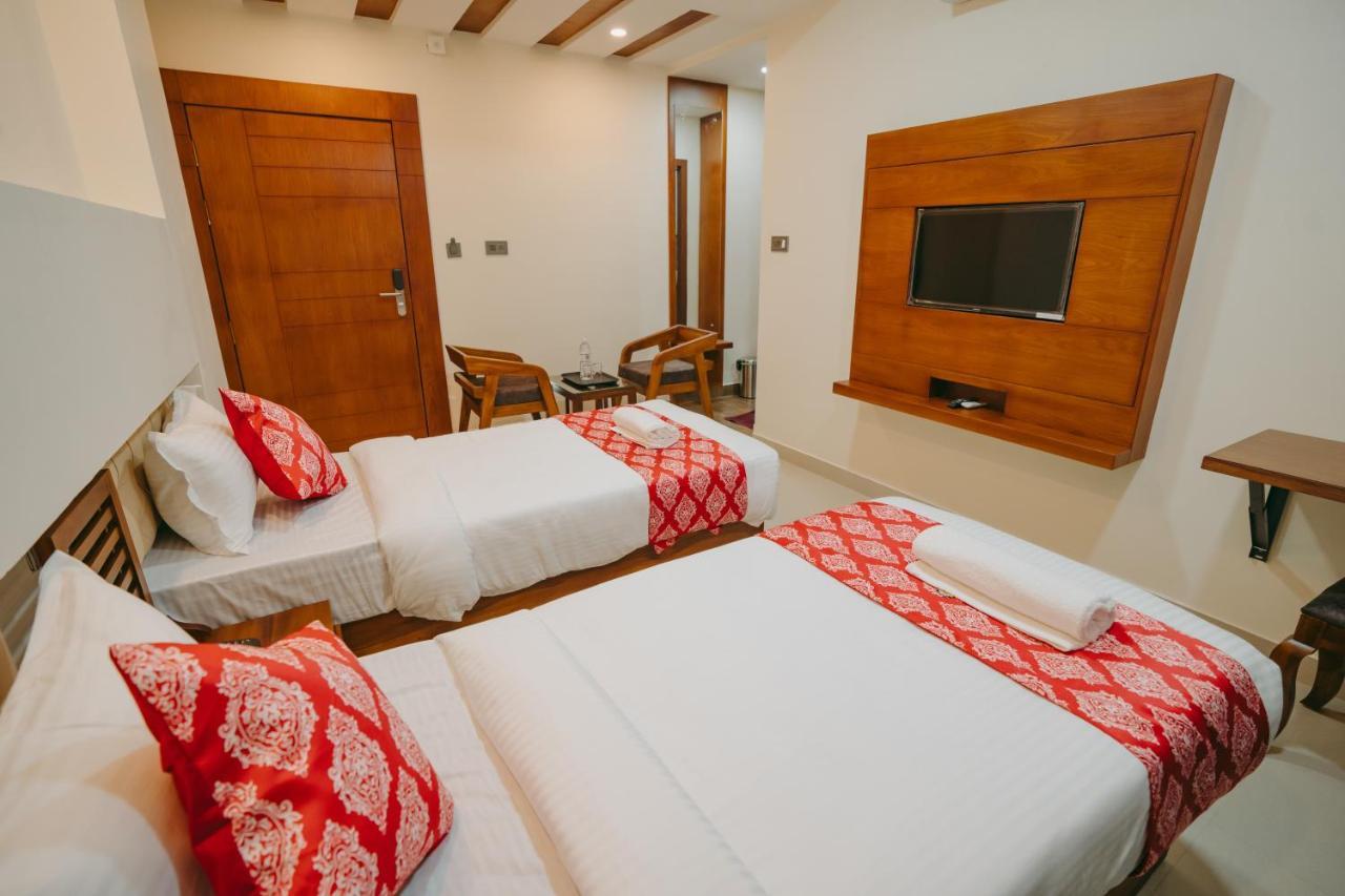 Saavees Residency Hotel Bangalore Exterior foto
