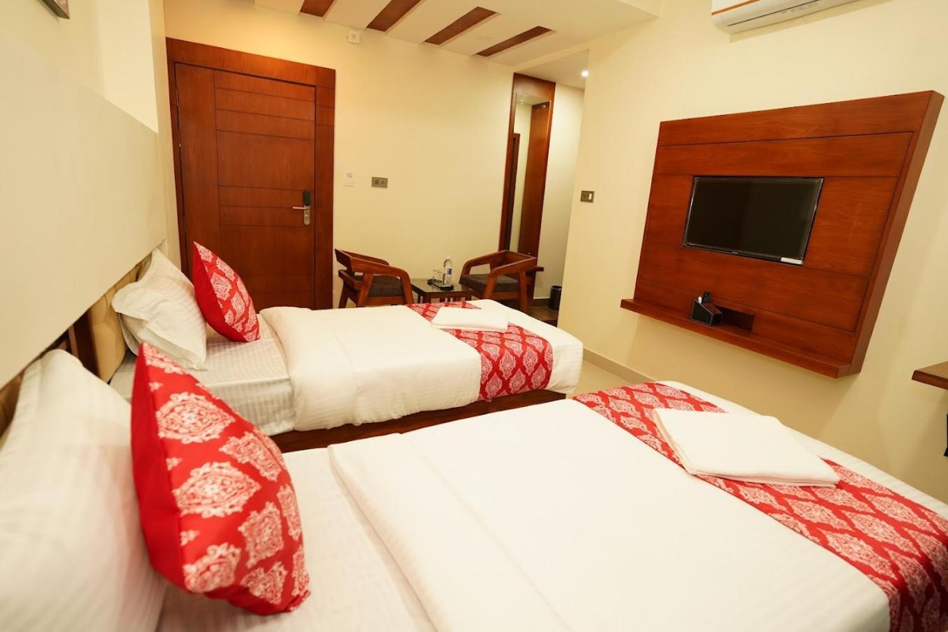Saavees Residency Hotel Bangalore Exterior foto